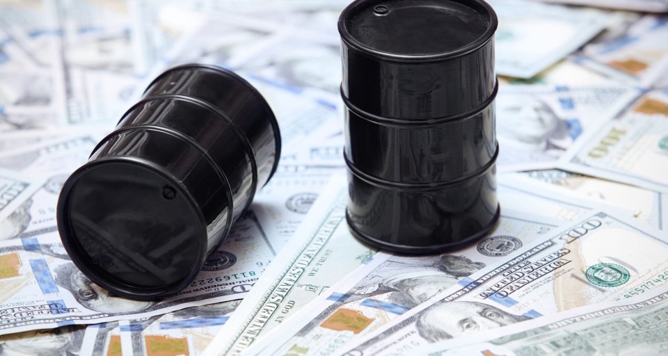 Запасы нефти в США снизились почти на 5 миллионов баррелей