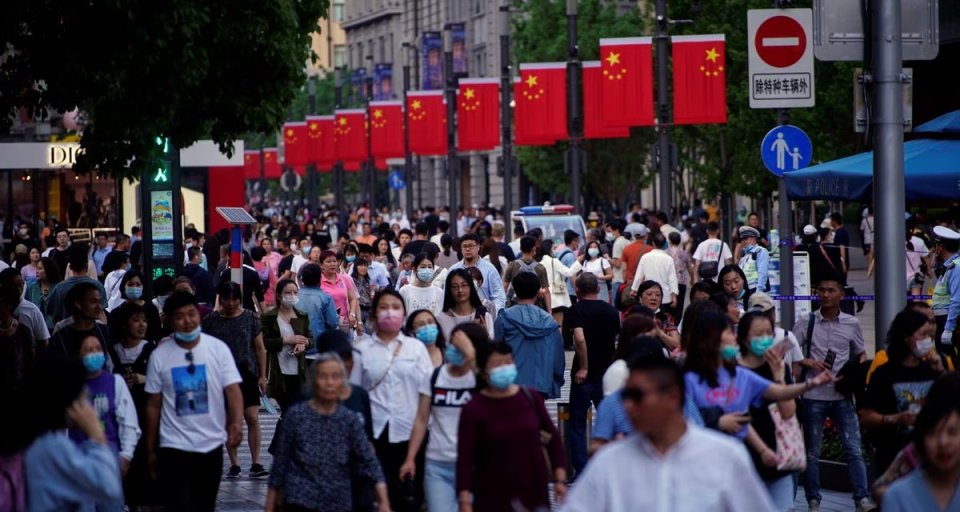 Медленная потребительская инфляция и углубляющаяся дефляция в Китае испытывают политику страны