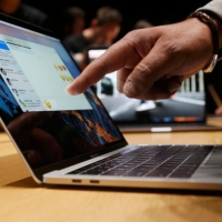 Цена на MacBook Pro взлетела до миллиона рублей