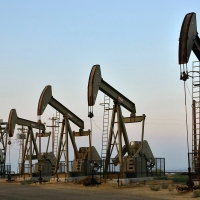 В нефти по $100 увидели угрозу для мировой экономики
