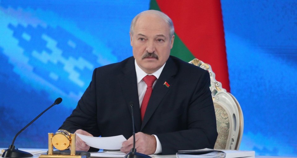 Александр Григорьевич Лукашенко: биография и путь к главе государства