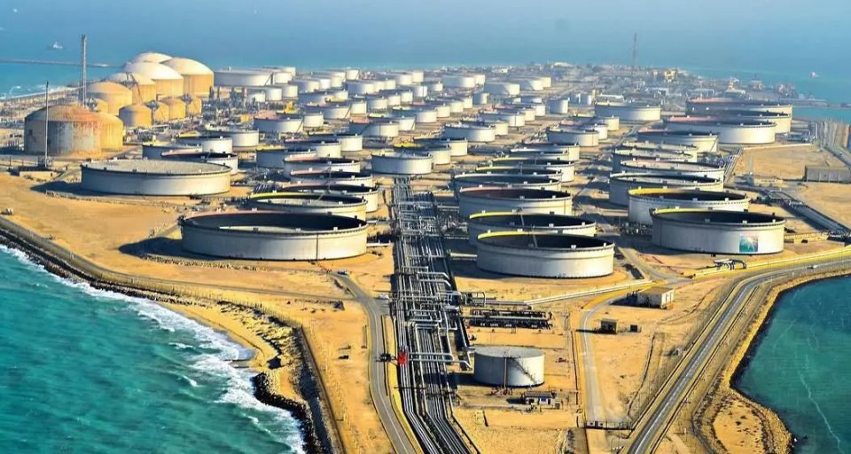 Рафаэль Бостик и ОАЭ поддержали нефтяной рынок