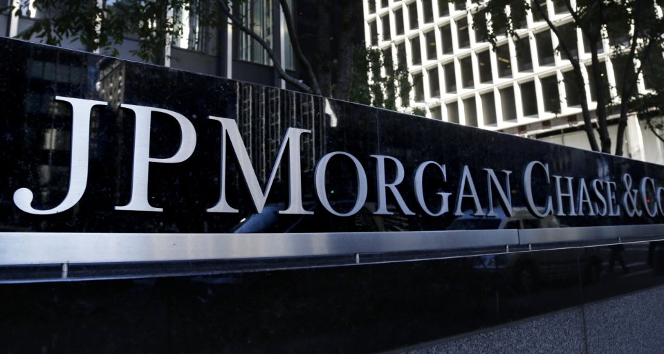 Советы аналитиков JP Morgan о покупке валюты в период кризиса