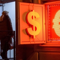 Курс доллара в России достиг 110 рублей, евро торгуется по 120 рублей