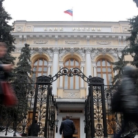 Россиянам пообещали кредитные каникулы и отмену комиссий за переводы
