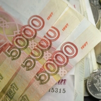 Граждане России в январе продали валюту более чем на 100 млрд рублей